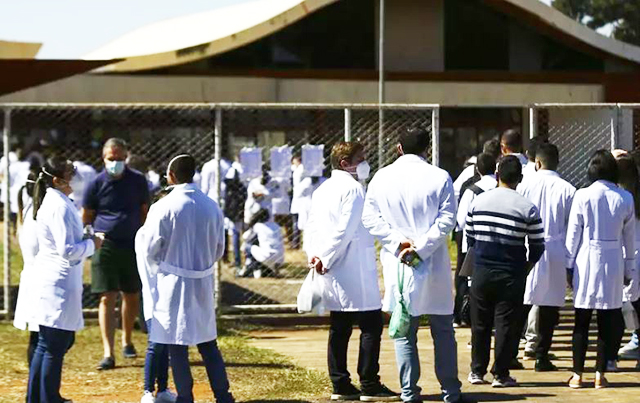 Revalida exige desempenho mínimo na prova prática para validar diploma médico obtido fora do Brasil