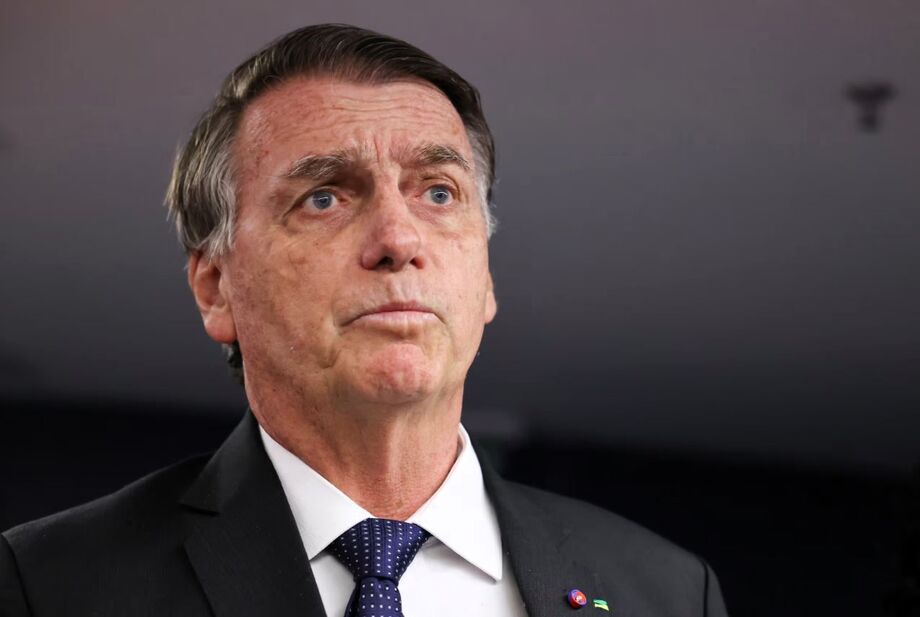 O ex-presidente da República Jair Messias Bolsonaro tem passado mal com frequência e passou por várias cirurgias nos últimos anos