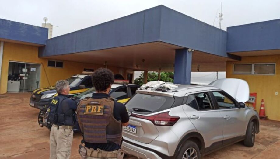 O homem dirigia um Nissan Kicks, onde escondia a droga em direção a São Paulo