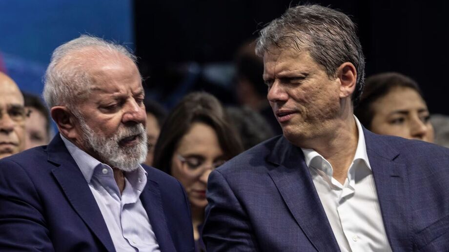 Tarcísio de Freitas e Lula participaram de diferentes eventos relacionados a moradia social em São Paulo