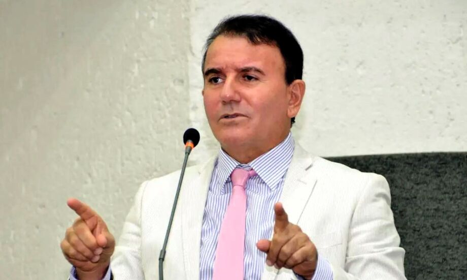 Eduardo Siqueira, prefeito de Palmas, é o principal alvo da 10ª fase da Operação Sisamnes.