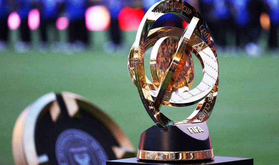 Troféu do Mundial de Clubes da Fifa, desejo dos 16 clube restante no torneio da Fifa nos EUA.