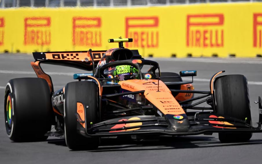 Norris lidera dobradinha da McLaren