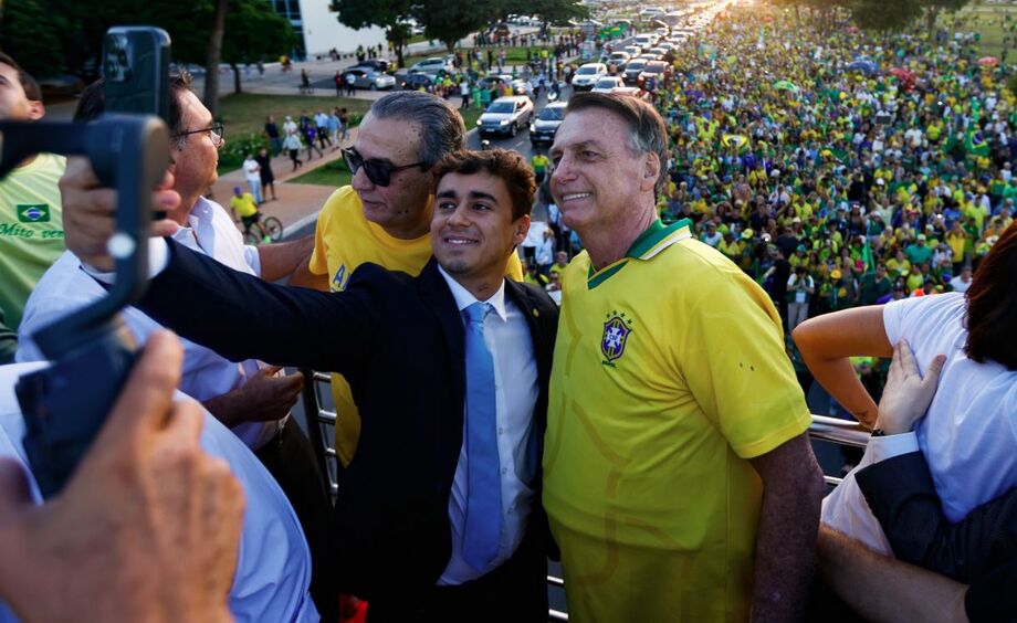 Nas últimas manifestações bolsonaristas, Nikolas Ferreira subiu ao palanque ao lado do ex-presidente