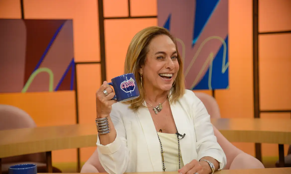 r Cissa Guimarães