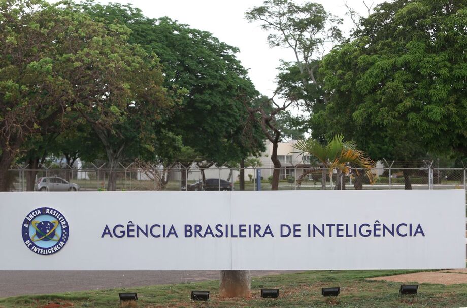 Grupo atuava utilizando ferramentas da Abin para monitorar adversários de Jair Bolsonaro e de seus familiares