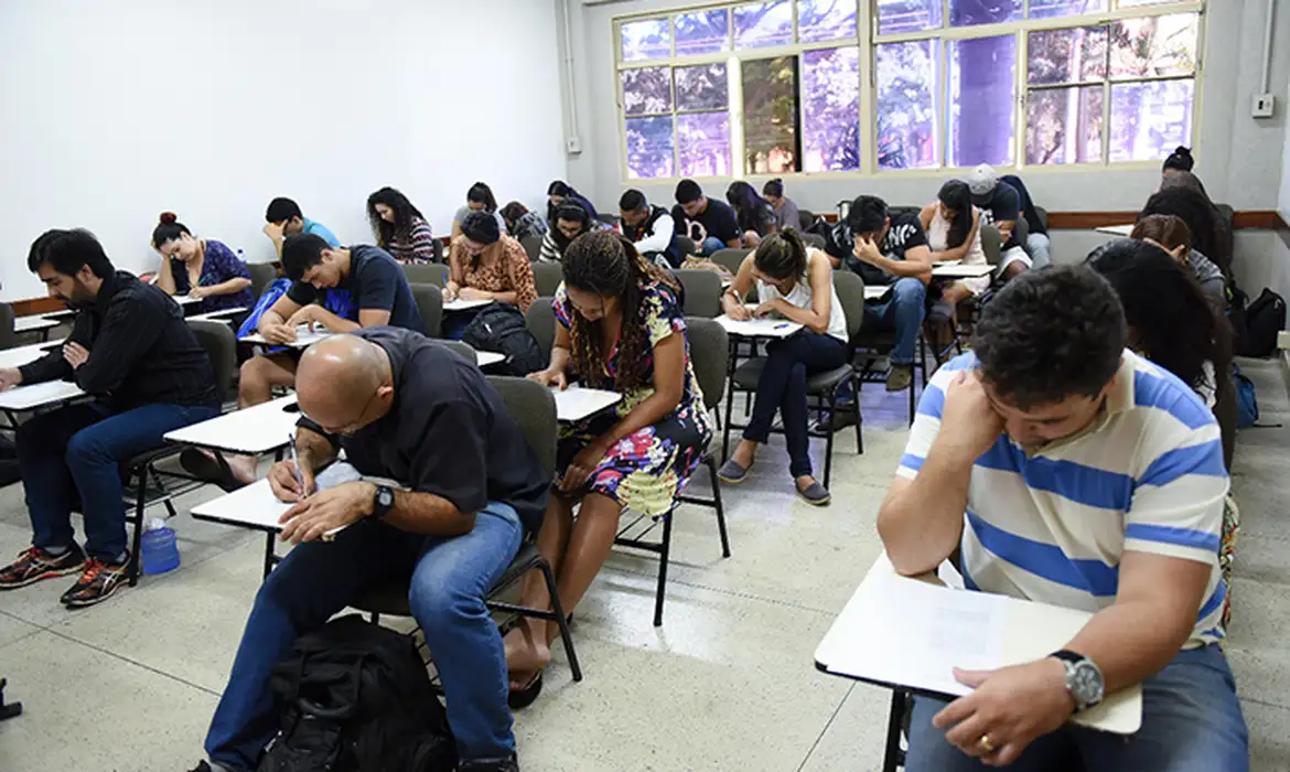 Inscrições para Encceja Exterior 2025 vão até dia 27