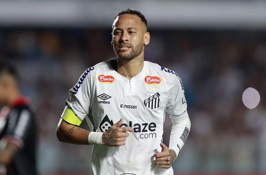 Neymar acertou a renovação de contrato com o Santos.