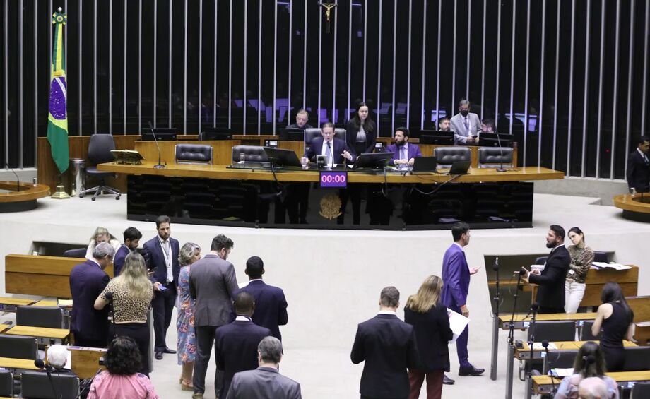 Plenário da Câmara já votou 105 proposições neste ano.