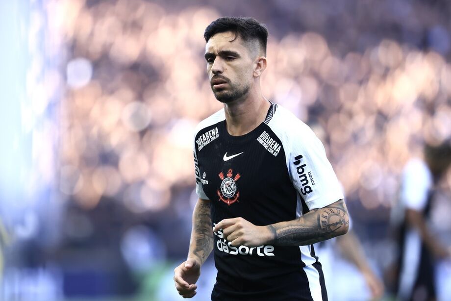 Corinthians se reapresenta após férias com Memphis Depay e sem Igor Coronado, de saída do clube