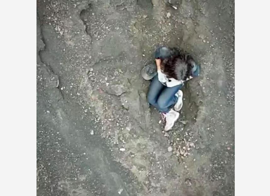 Drone registrou imagens da brasileira após quadra durante trilha na Indonésia