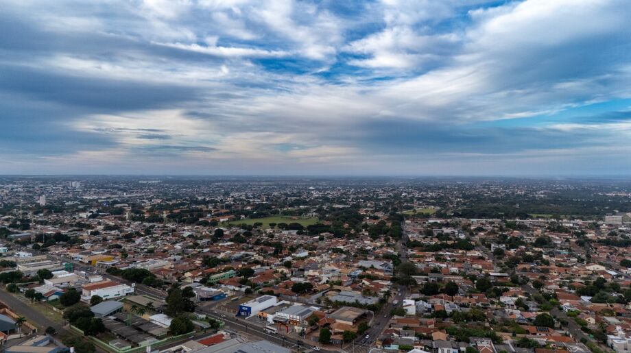 Campo Grande amanheceu sol entre nuvens