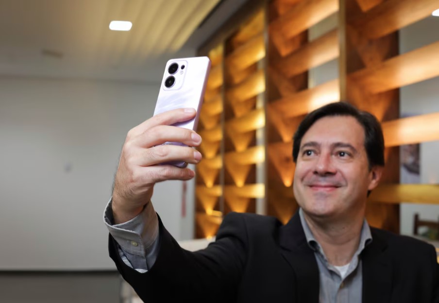 André Alves, gerente sênior de vendas da Oppo Brasil, marca de celular chinês que amplia presença no País