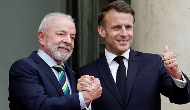O presidente do Brasil, Luiz Inácio Lula da Silva, e o presidente da França, Emmanuel Macron
