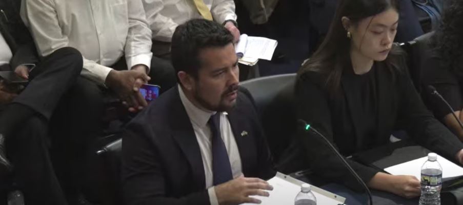 O blogueiro bolsonarista Paulo Figueiredo durante audiência da Comissão de Direitos Humanos do Congresso norte-americano.
