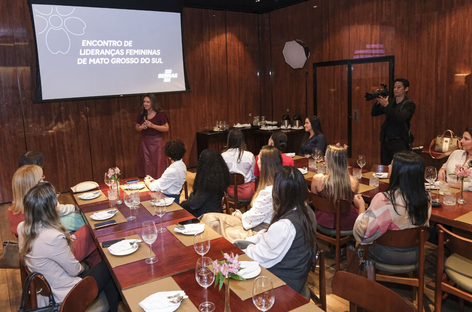 Sandra Amarilha, diretora-técnica do Sebrae/MS, ressaltou a importância da conexão entre mulheres e da formação de lideranças femininas.
