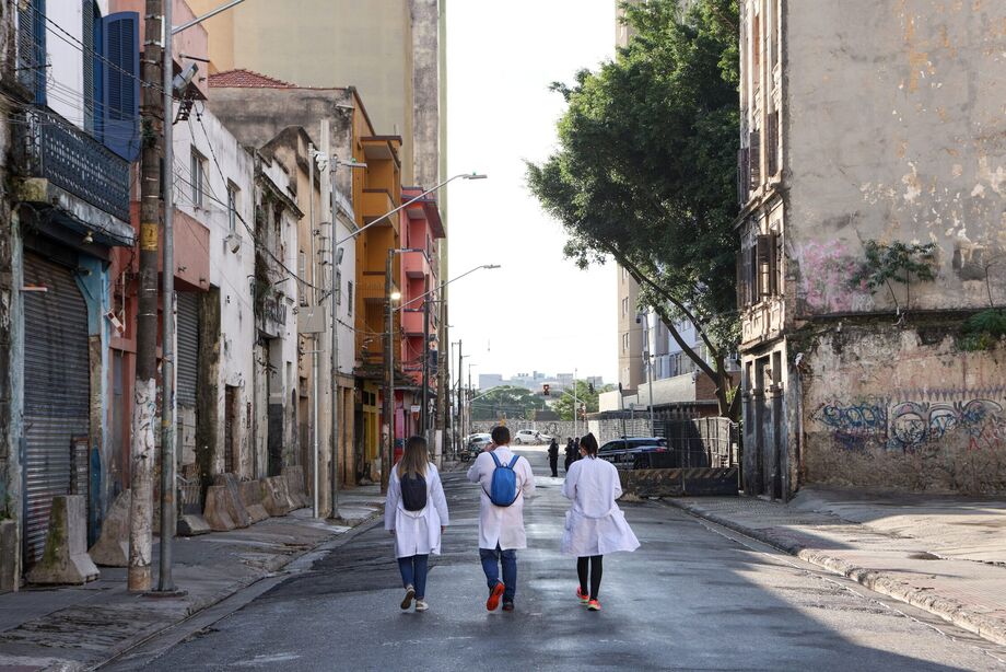 Rua dos Protestantes, que vinha concentrando o fluxo nos últimos anos, amanheceu desocupada por volta do dia 10 do mês passado.