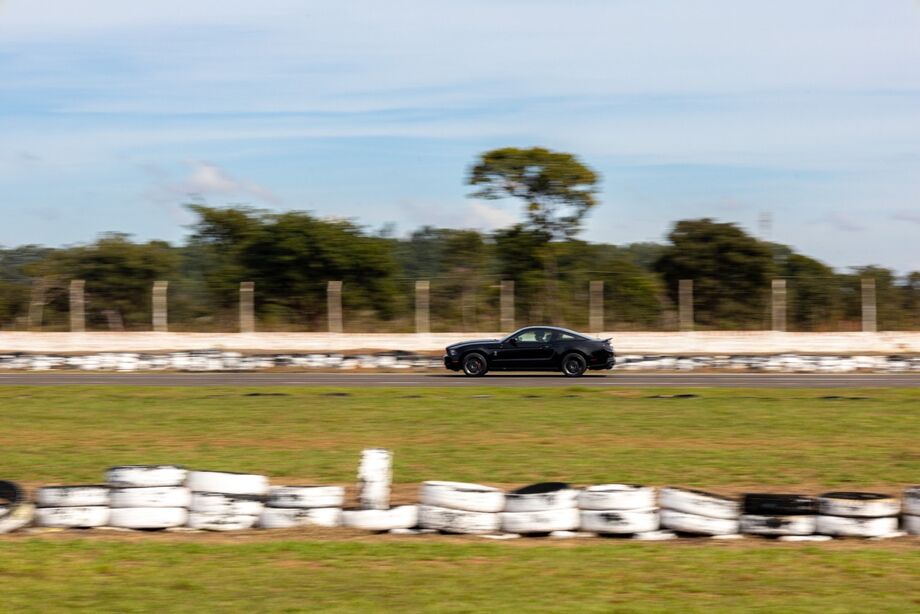 Track Day reúne amantes de carros em Campo Grande com segurança e emoção nas pistas