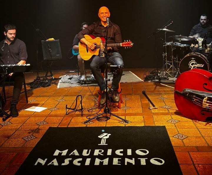 Maurício Nascimento faz show intimista em Campo Grande com músicas do EP 'Tudo ou Nada'