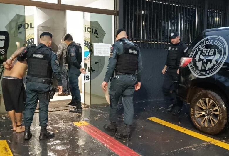 Até o momento, seis pessoas foram capturadas
