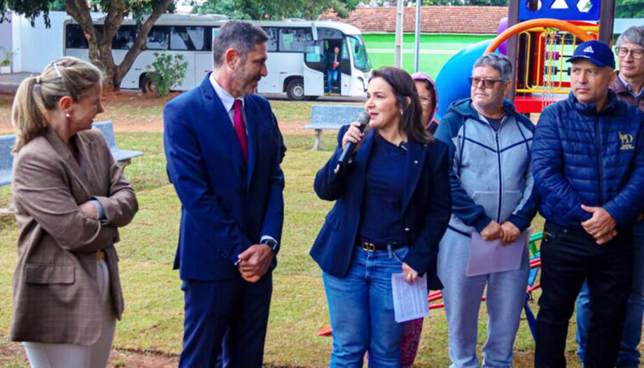 A prefeita Adriane Lopes acompanhou a entrega e destacou que ao todo serão instalados 25 parques em diferentes regiões da cidade