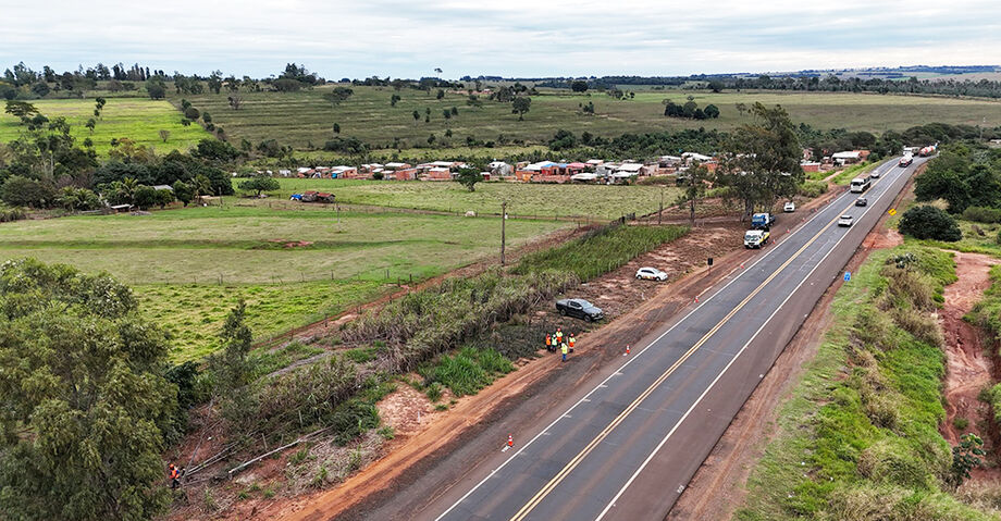 Obras na BR-163 já começaram em Mundo Novo, mesmo antes do novo contrato. Trecho recebe faixa adicional
