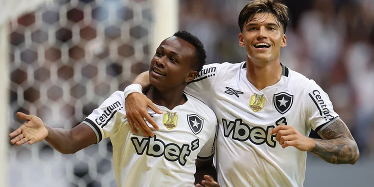 Botafogo resolve no 2º tempo e bate o Vasco em volta ao Brasileirão após o Mundial de Clubes