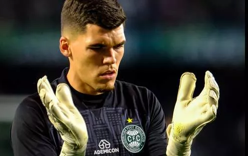 Coritiba sofre goleada do Paysandu e perde a liderança da Série B do Brasileiro para o Goiás
