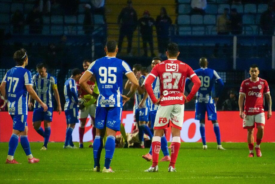 Avaí sofre gol no final e fica somente no empate com o Vila Nova na Série B do Brasileiro