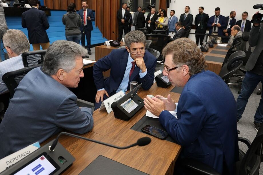 Projetos serão analisados e votados pelos deputados estaduais durante sessão plenária, que tem início às 9h com transmissão ao vivo
