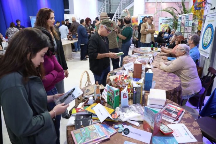 Feira chegou à sua quinta edição, reunindo autores, artistas e educadores de toda a região da Grande Dourados