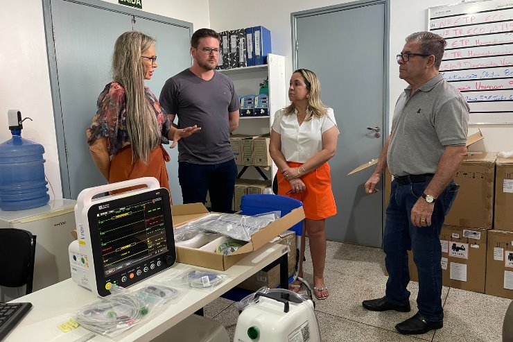 Entrega de emenda no Hospital da Vida - Apesar do histórico de apoio à saúde de Dourados, a cidade perdeu R$150 mil em recursos destinados à UPA e ao HV, devido à inadimplência da FUNSAUD