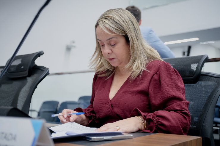 A deputada estadual Lia Nogueira (PSDB) protocolou um requerimento na Assembleia Legislativa solicitando explicações à Prefeitura de Dourados