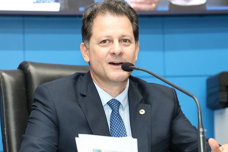 Renato acolheu o pedido do vereador José Antônio Soares e formalizou indicação à Energisa para reparos urgentes na rede elétrica da Rua Tancredo Neves, em Novo Horizonte do Sul.