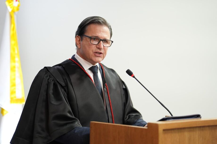 Clóvis Smaniotto toma posse como procurador de Justiça do MPMS após 32 anos de carreira. Cerimônia ocorreu na sexta (18), em Campo Grande.