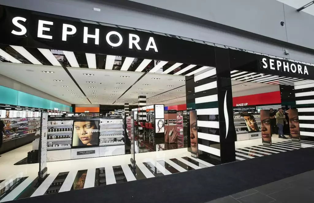 A Sephora possui hoje mais de 1.750 lojas em 30 países.