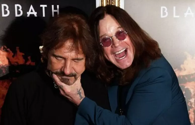 Geezer Butler e Ozzy Osbourne em entrevista no Rio sobre sua turnê pelo Brasil, em 2018