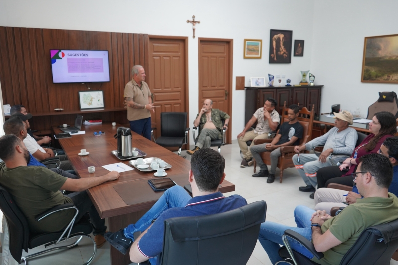 Reunião no gabinete do prefeito de Nioaque (MS), no sábado (12), elege nova diretoria do Conselho Municipal de Turismo e debate diretrizes para nova lei do setor.