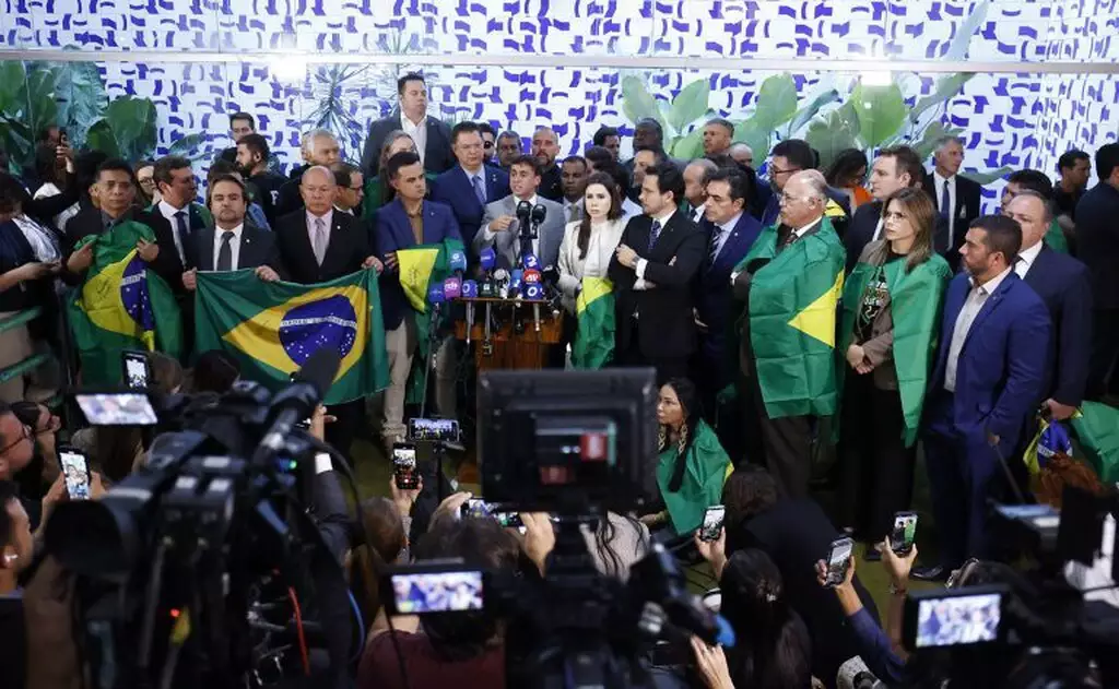Entrevista coletiva de parlamentares da oposição na Câmara dos Deputados