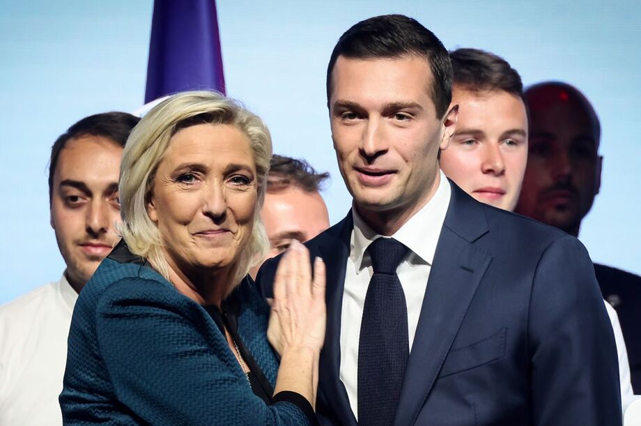 Marine Le Pen e Jordan Bardella, do partido de direita radical Reagrupamento Nacional.
