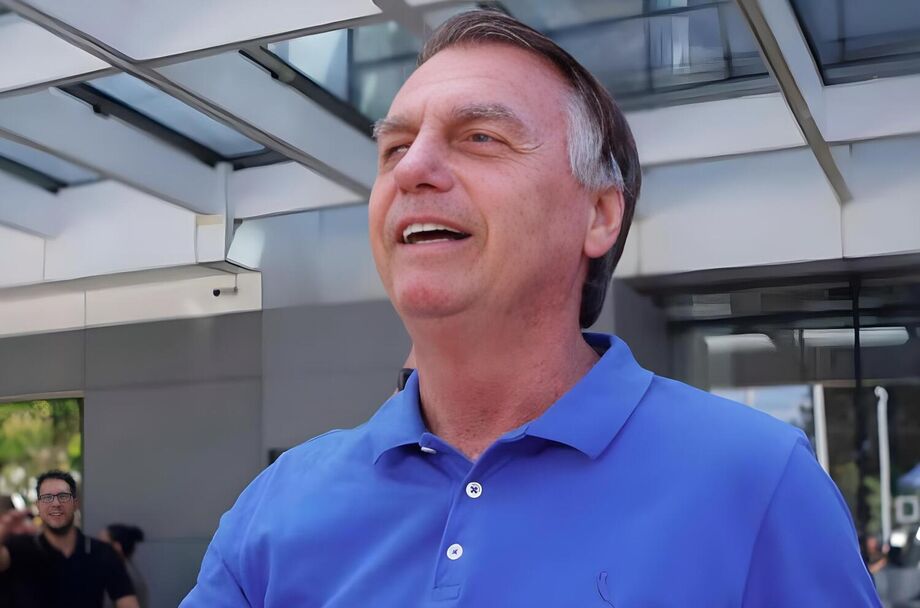 O ex-presidente da República Jair Messias Bolsonaro usou rede social para mandar mensagem bíblica após taxação de Trump