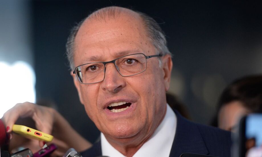 Alckmin busca diálogo com big techs para evitar tarifaço dos EUA contra exportações brasileiras