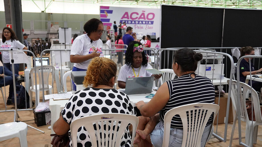 Mutirão em Campo Grande oferece serviços gratuitos neste sábado com foco nas mulheres e no combate ao feminicídio.