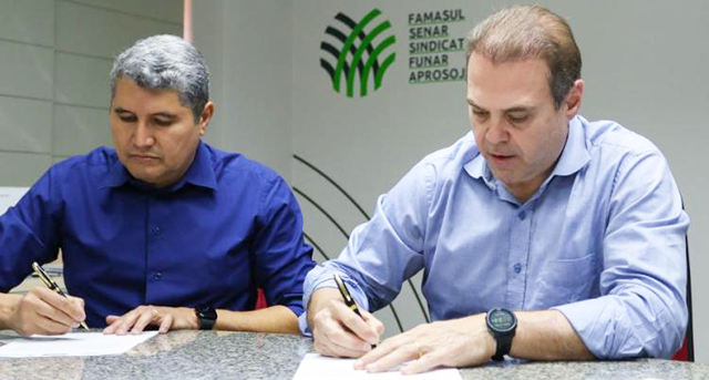 A assinatura ocorreu na sede da Famasul, com a presença do presidente da Famasul, Marcelo Berton e do diretor-presidente da Fundect, Márcio de Araújo Pereira
