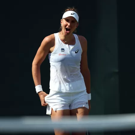 Bia Haddad comemora ponto em Wimbledon