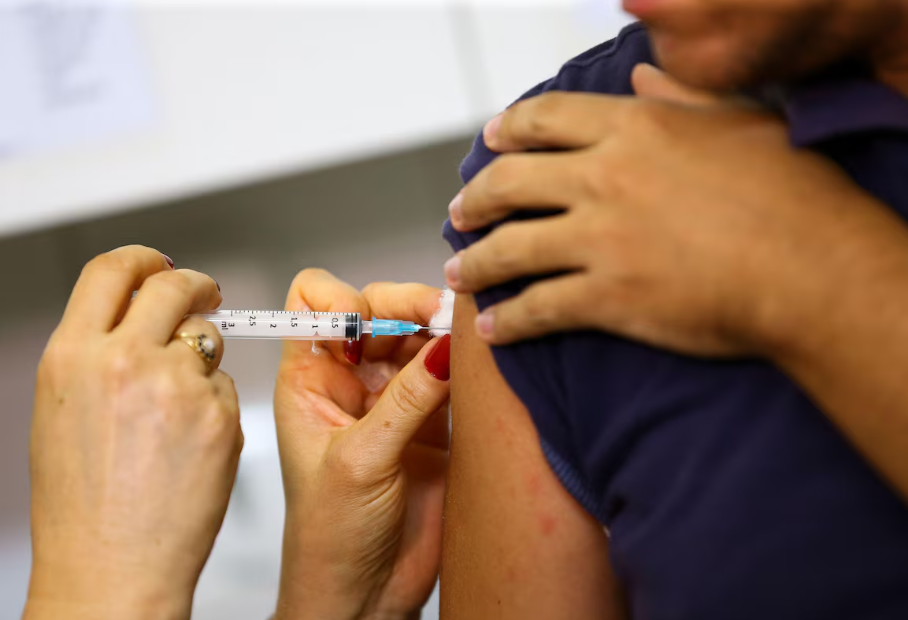 Vacina é a melhor forma de se proteger da doença