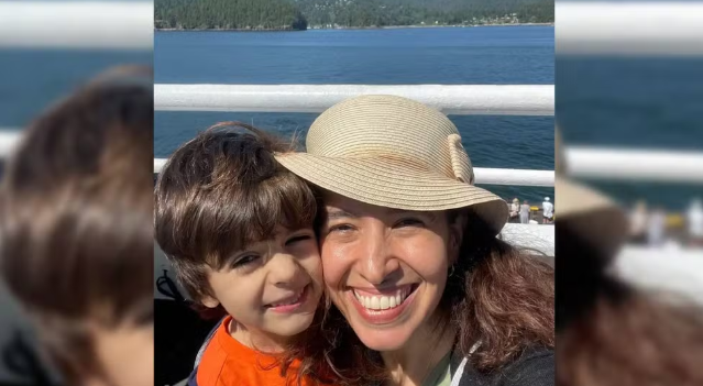 Silvana Schramm e o filho, o pequeno Leonardo, na última foto que tiraram juntos durante passeio na Baía de Horseshoe