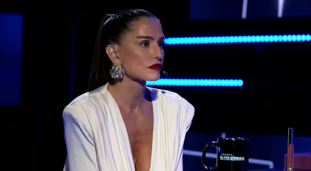 Deborah Secco revela vergonha do corpo e confessa: 'Tem dois anos que me sinto bonita'