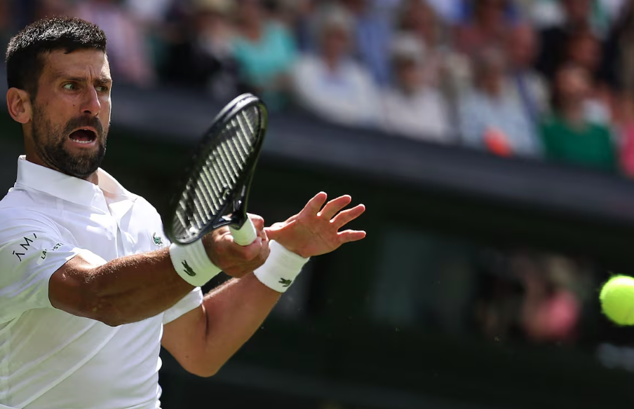 Djokovic avançou com facilidade à terceira fase de Wimbledon.