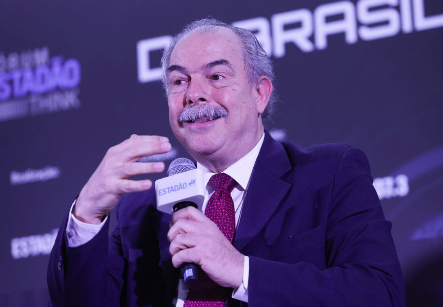 Não podemos encarecer as debêntures, afirmou Mercadante.